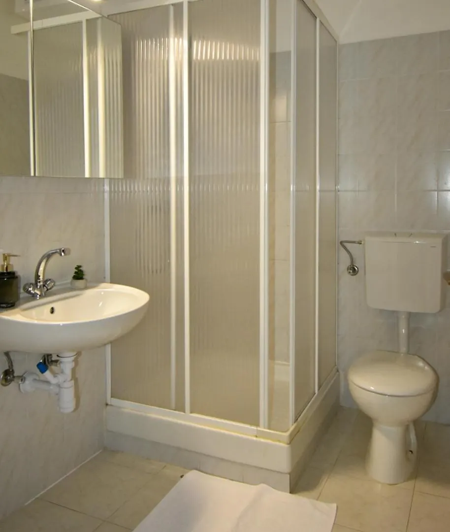 Guest House Krsevan Zadar 3*,  Croatia