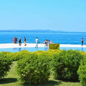 & Room's Anni Guest house